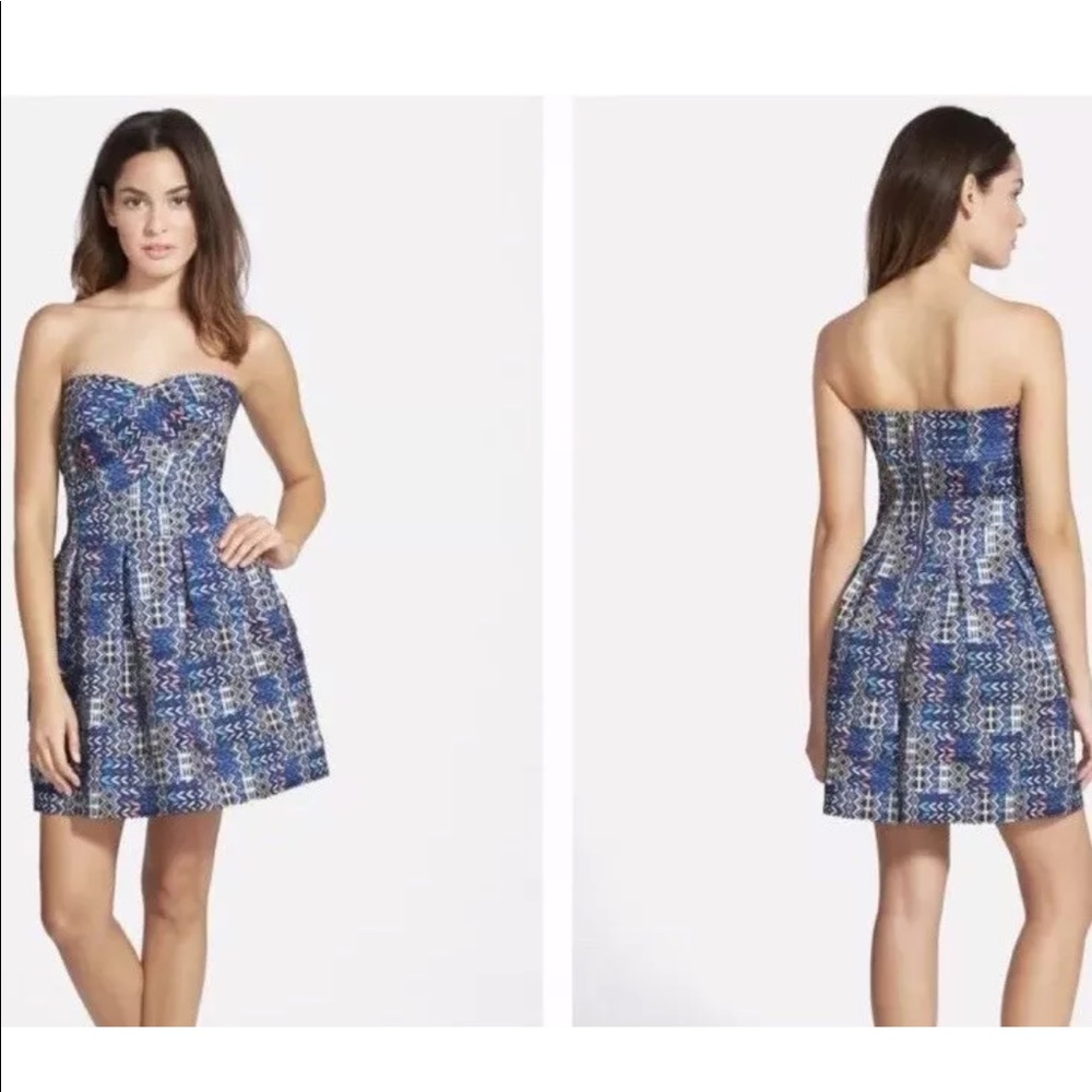 Strapless Fit & Flare Dress
PAPER CRANE